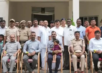 ಎಸ್ಪಿ ರಂಜಿತ್ ಕುಮಾರ್ ಬಂದರ್ ಐಪಿಎಸ್ ಅವರು ಆಯುಧ ಪೂಜಾ ಆಚರಣೆಗಳನ್ನು ಮುನ್ನಡೆಸಿದರು